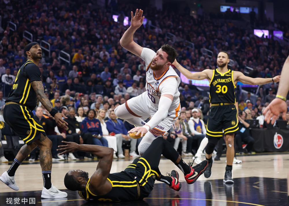 太励志！19岁李新翔已获伊万高度关注：去年还在踢中乙！.