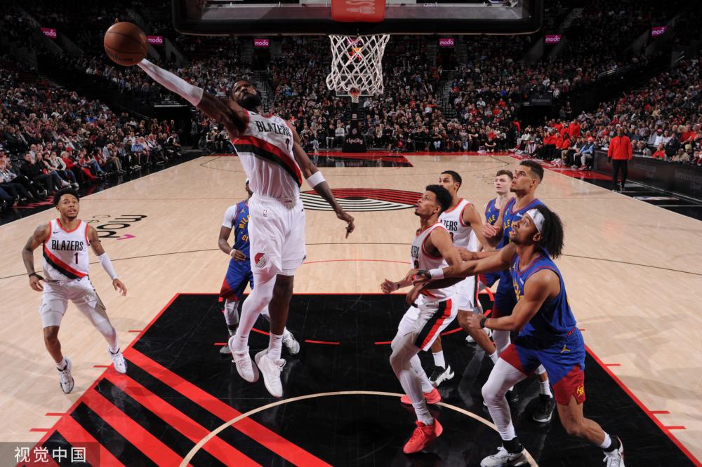 方面显得捉 方面显得捉