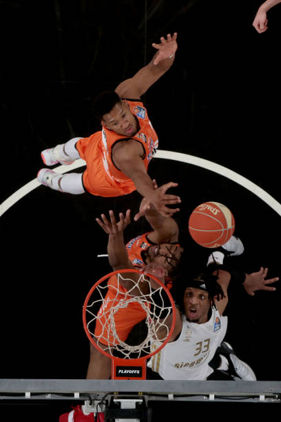 体育普斯卡什奖候选名单：孙兴慜 苏亚雷斯领衔